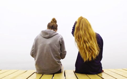 拿作业给同学抄检讨书