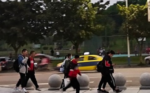 中学生自我介绍(推荐)